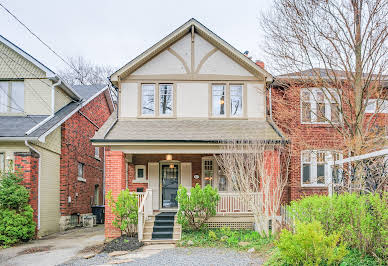 House with garden 8