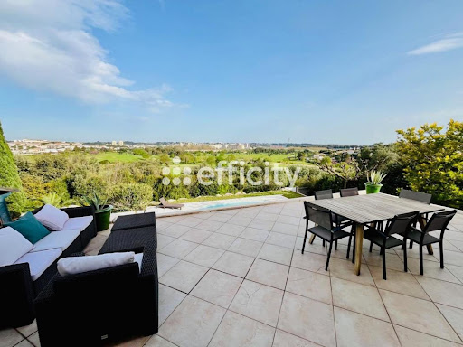 Villa with pool and terrace 2