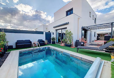 House with pool 9