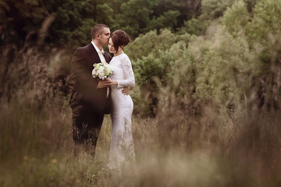 Fotógrafo de casamento Margarita Nasakina (megg). Foto de 1 de julho 2017