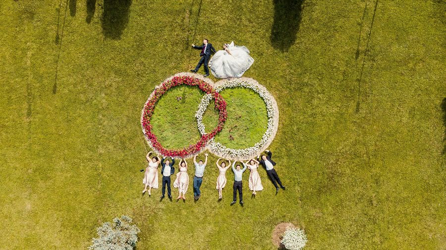 Fotógrafo de casamento Kubanych Moldokulov (moldokulovart). Foto de 17 de agosto 2019