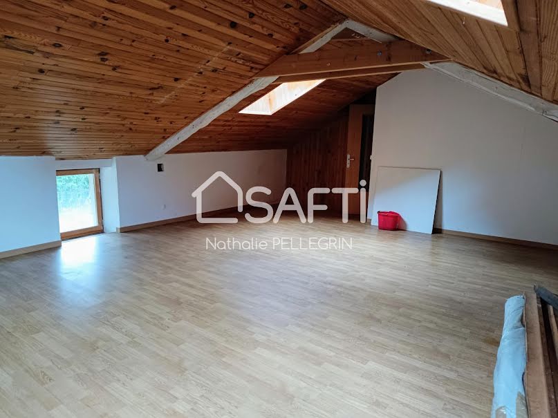 Vente maison 3 pièces 104 m² à Retournac (43130), 96 000 €