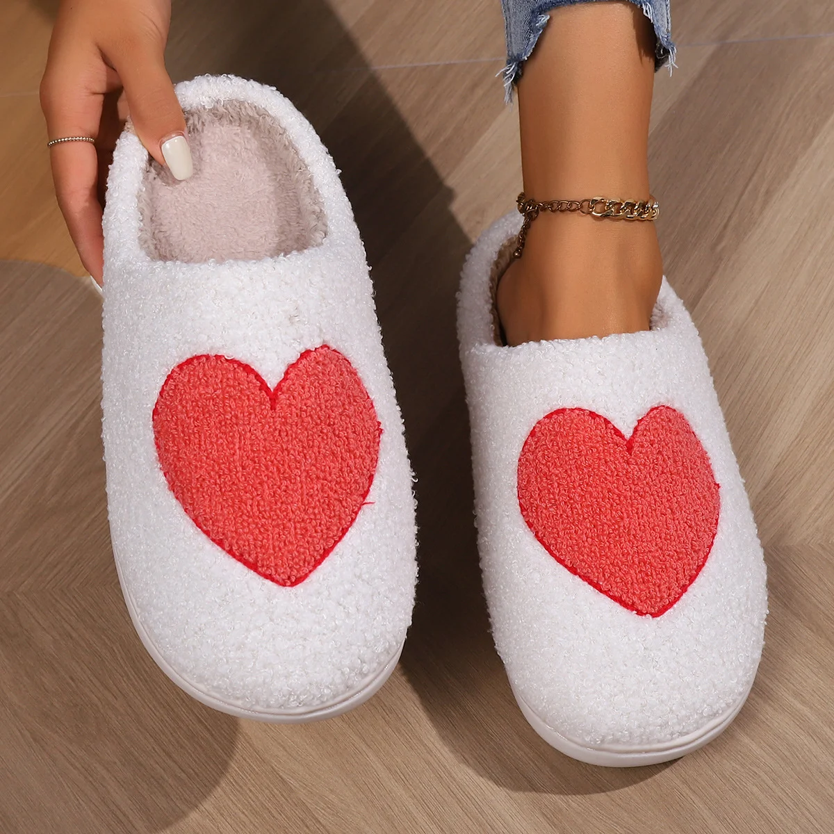 Title 2, Warme Indoor Cartoon Big Love Katoenen Slippers...