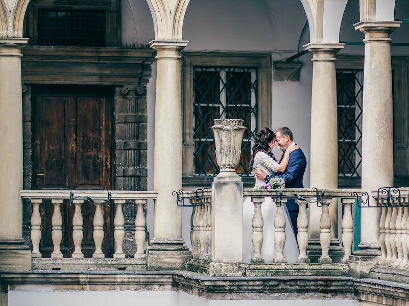 Wedding photographer Lesya Kovalchin (lesyakovalchyn). Photo of 26 January 2019