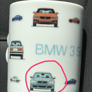 323i