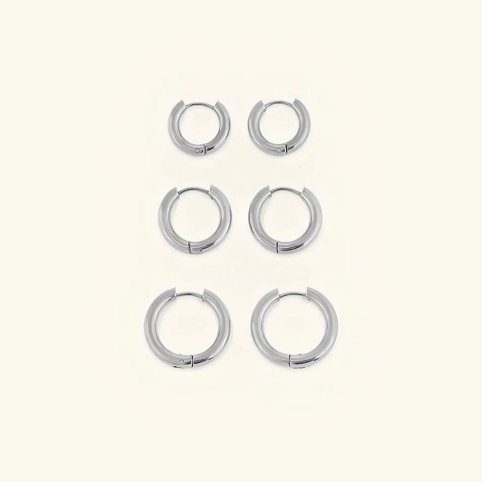 Boucles d'oreilles créoles rondes classiques pour femme, design intemporel, légères et confortables, parfaites pour un usage quotidien, un incontournable.