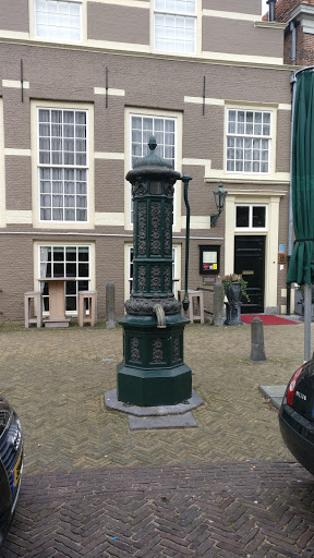 Oude Waterpomp