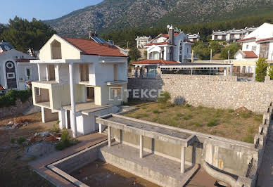 Maison avec piscine et terrasse 4