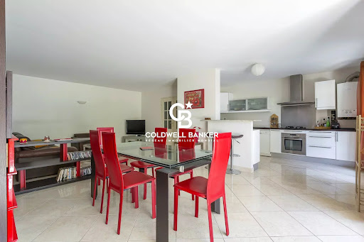 Apartment with pool 4