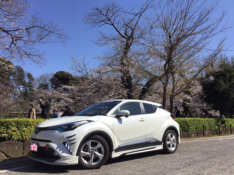 C-HRのお花見・ドライブ・桜と愛車・千鳥ヶ淵に関するカスタム事例の投稿画像2枚目