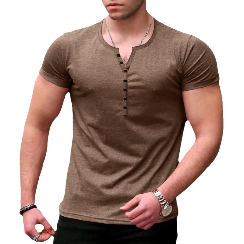 T-shirt uomo manica corta tinta unita, comfort e stile per ogni giorno. Tessuto morbido e traspirante, perfetto per un look casual e versatile.