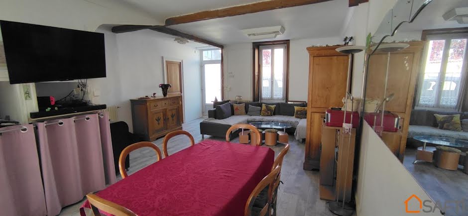 Vente maison 4 pièces 110 m² à Saint-Jean-d'Angély (17400), 151 000 €