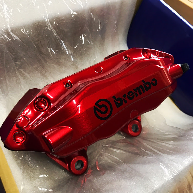 スカイライン GT-Rのブレンボキャリパー・色変え・パウダーコート塗装・キャンディーレッド・オーバーホールに関するカスタム事例の投稿画像1枚目