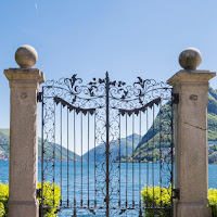 Looking at Lugano di 