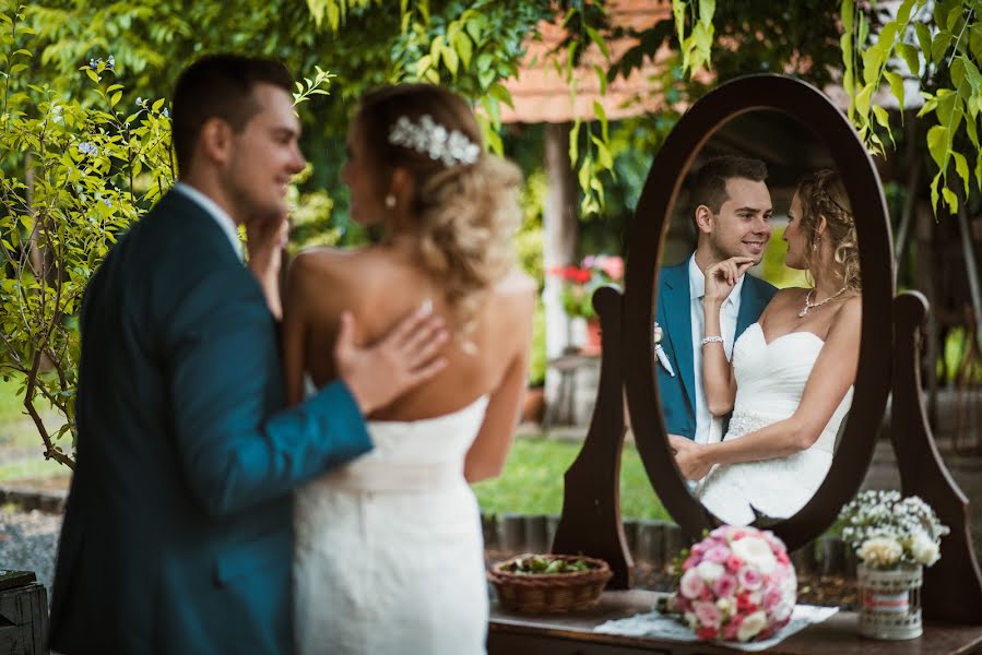 Fotógrafo de casamento Janos Szilvasi (szilvasijanos). Foto de 1 de dezembro 2018