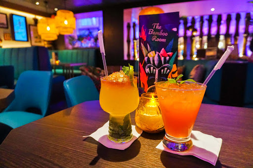 Cocktails at the Bamboo Bar on Mariner of the Seas. 