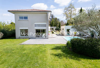 House with pool and terrace 16