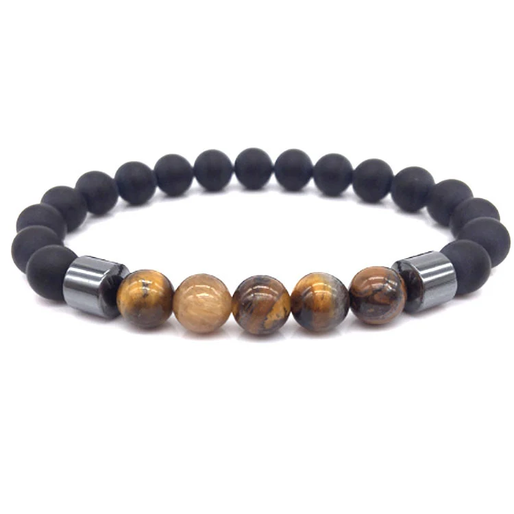 Bracelet magnétique en perles d'oeil de tigre noir, tendance homme. Design élégant et apaisant. Bien-être et style combinés. Bijou de mode.