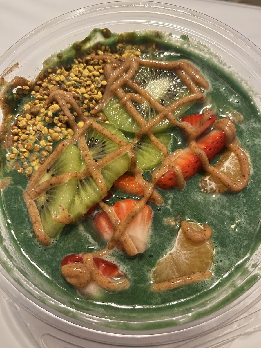 Passin Me By the Sea smoothie bowl