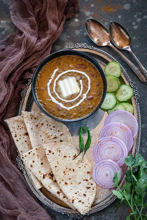 4 Roti With Dal Makhani