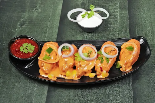 Chicken Achari Gravy Momos [4 Pieces]