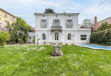 Villa avec piscine et jardin 8