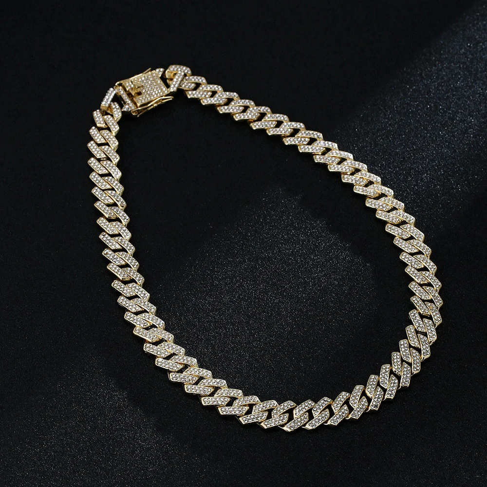 Title 4, Hipster ketting volledig ingelegd met diamanten...