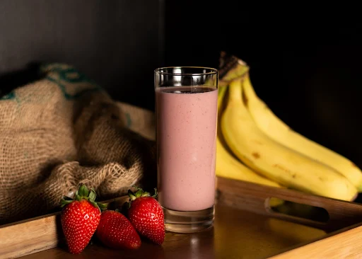 Strawberry Banana Smoothie [300 ML, 274 Kcal | Sweet]