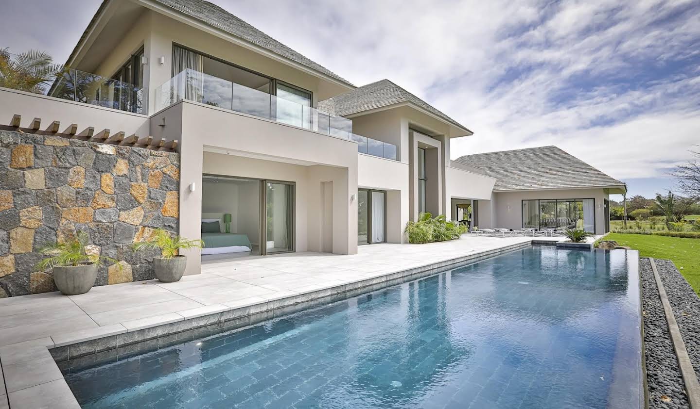 Maison avec piscine et terrasse Beau Champ