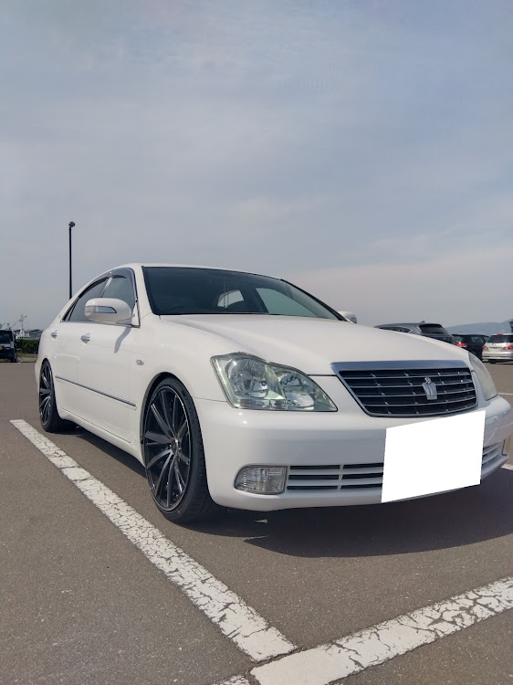 クラウンロイヤルのファミリーカー・ホイール交換・grs180・ゼロクラ・連休なにした？に関するカスタム事例の投稿画像4枚目