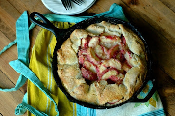 Gluten Free Rustic Skillet Peach Pie