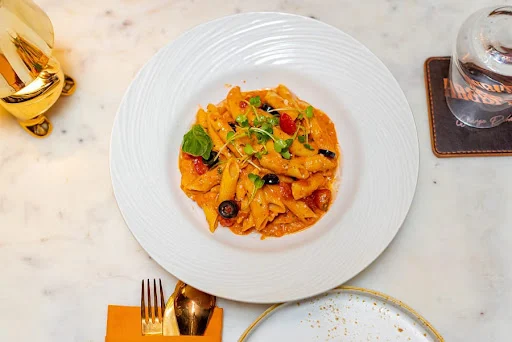 Penne Ala Con Salsa Cremosa Di Pomodoro