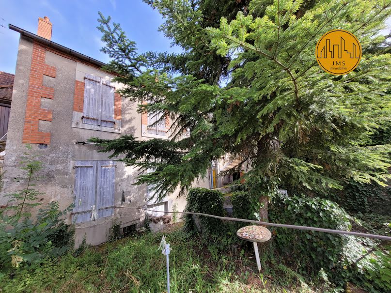 Vente maison 12 pièces 380 m² à Saint-Pourçain-sur-Sioule (03500), 169 600 €