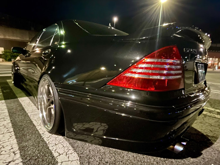 Sクラスセダンの560SEL・ケーニッヒ仕様・駒門PA・厚木PA・ブラバス仕様じゃなくてガチブラバスに関するカスタム事例の投稿画像5枚目