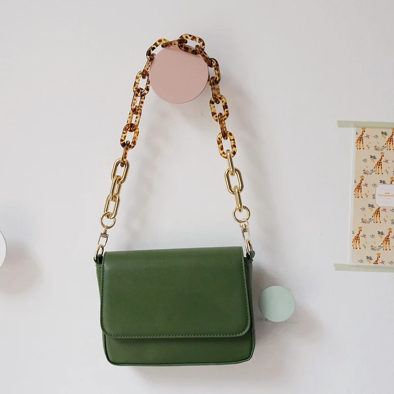 Cadena de resina acrílica moderna con colores contrastantes, retro y exagerada, añade estilo único a tu look.