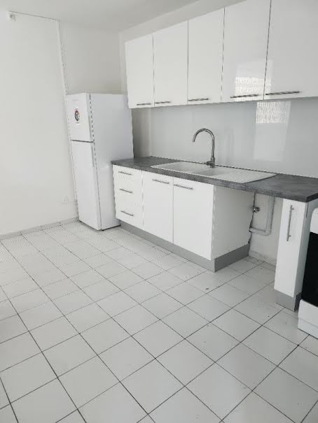 Location  appartement 3 pièces 79 m² à Le gosier (97190), 1 480 €
