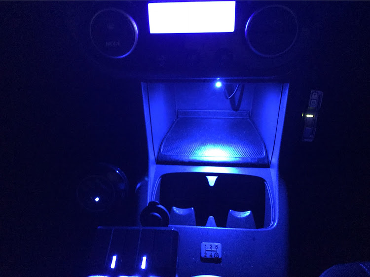 スイフトのLEDに関するカスタム事例の投稿画像1枚目