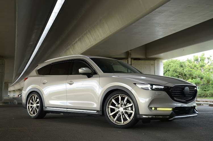 CX-8のSUPERSTARWHEELS・LEONHARDIRITT・JAGER・21インチに関するカスタム事例の投稿画像1枚目