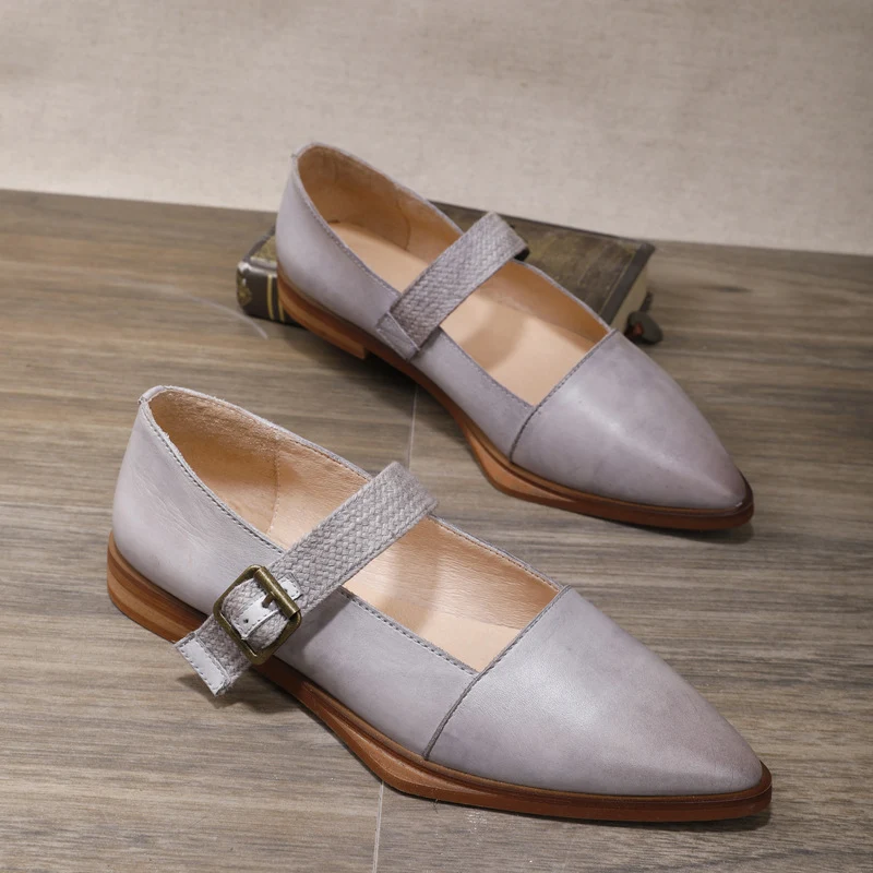 Damen Leder Retro Flache Schuhe mit spitzer Zehenpartie und Schnalle, bequeme Alltagsschuhe im Vintage-Stil.