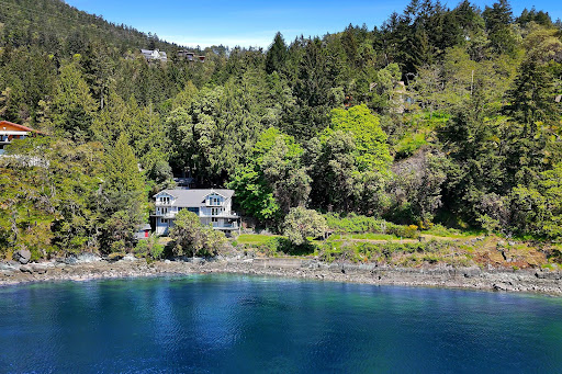 Maison en bord de mer avec jardin 3