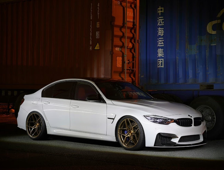M3 セダンのα7Ⅲ・本日のPICK UP！・車のある風景・撮影スポットに関するカスタム事例の投稿画像2枚目
