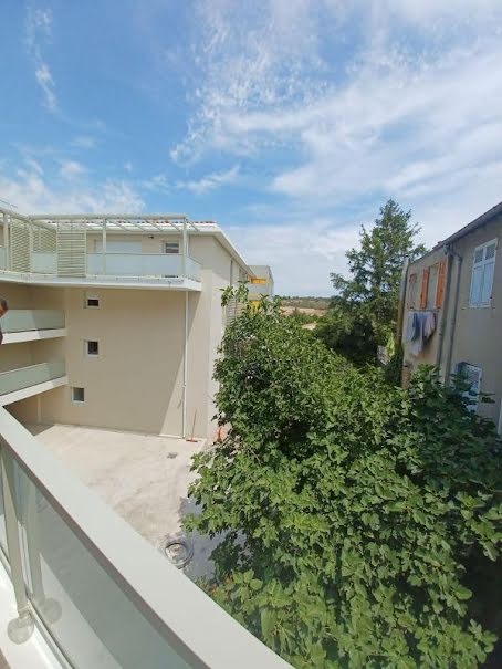 Location  appartement 2 pièces 40 m² à Istres (13800), 691 €