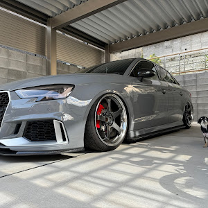 RS3 セダン