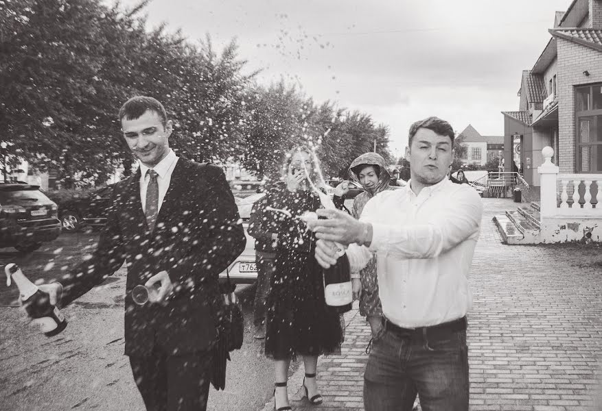 Fotógrafo de casamento Natalya Yakovenko (nataphoto). Foto de 24 de março 2018