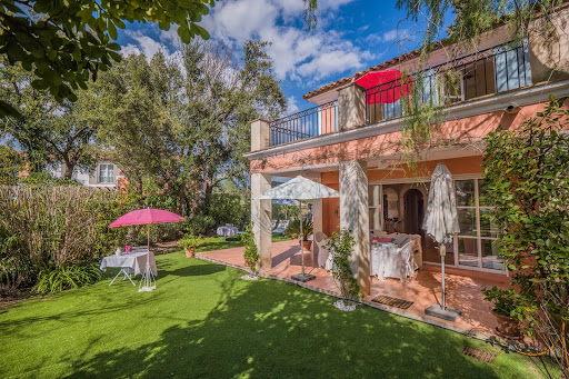 Maison avec piscine et jardin 5