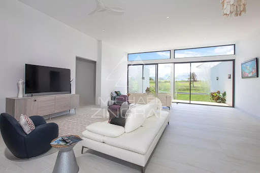 Luxury villa for sale in Rivière du Rempart (Mauritius) with pool and terrace
