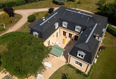 Maison avec piscine et terrasse 3