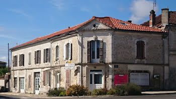 maison à Saint-Genis-d'Hiersac (16)