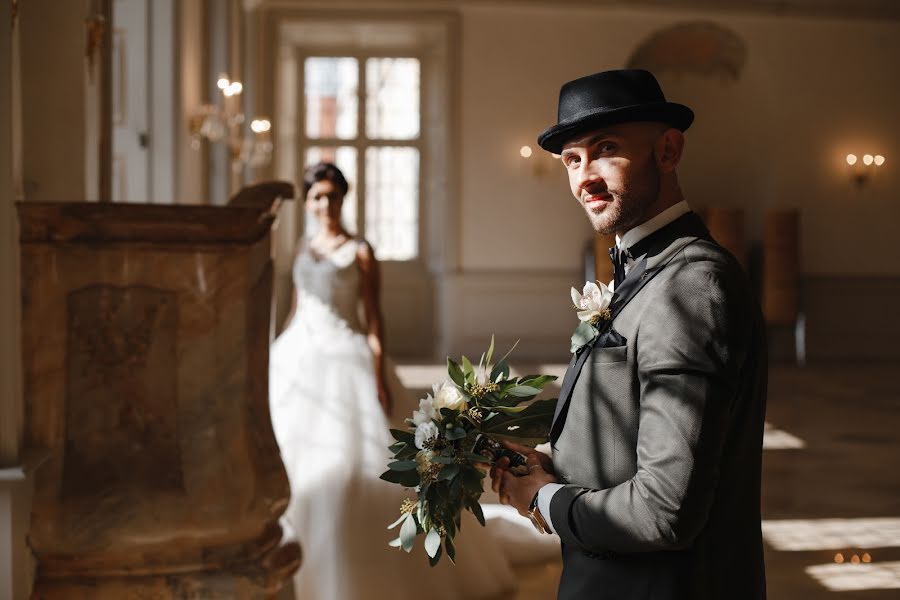 Fotógrafo de casamento Oleg Shvec (svetoleg). Foto de 10 de outubro 2018