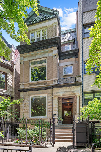 House with terrace 1